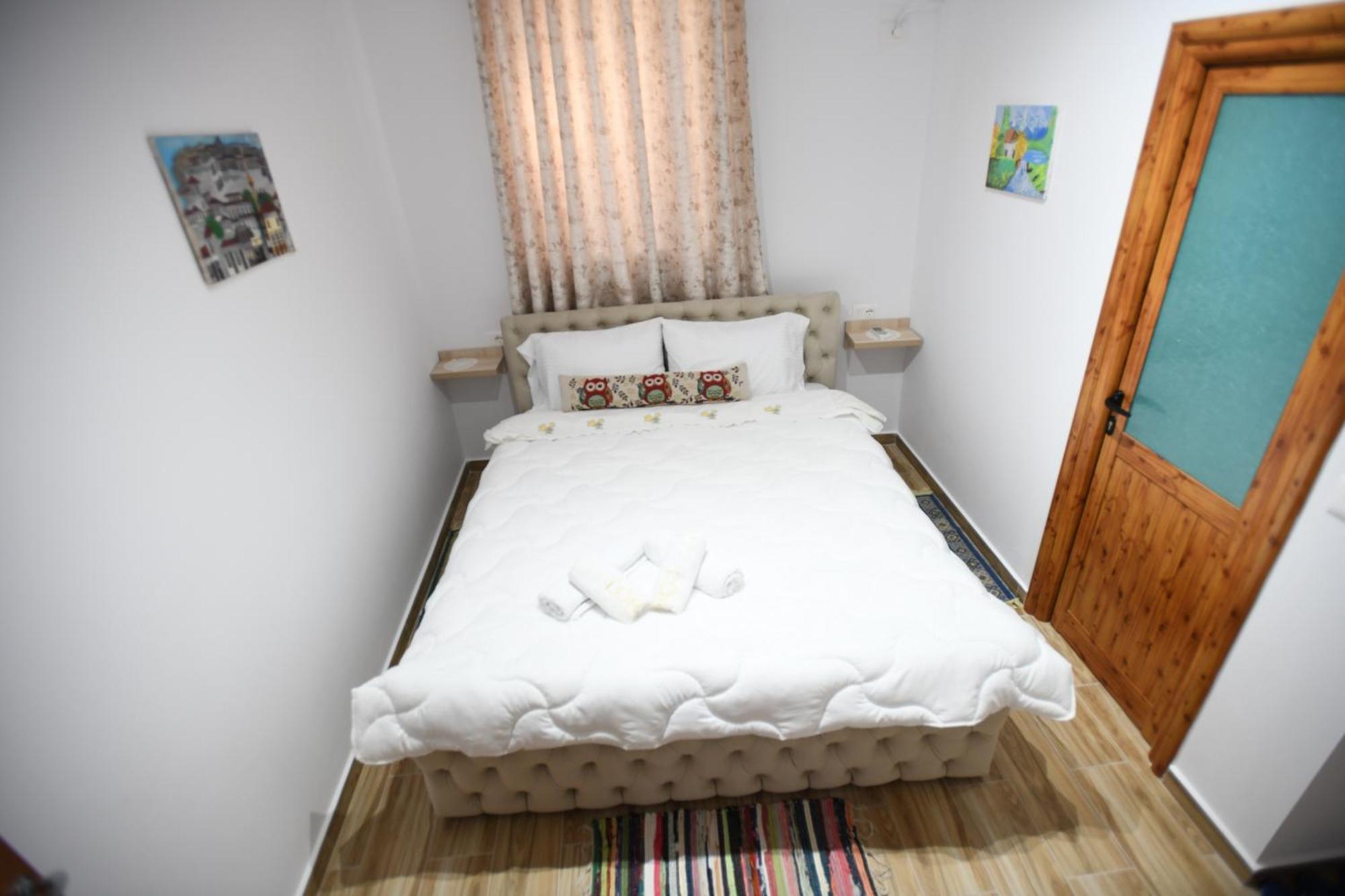 Guest House Luli เบราท ภายนอก รูปภาพ