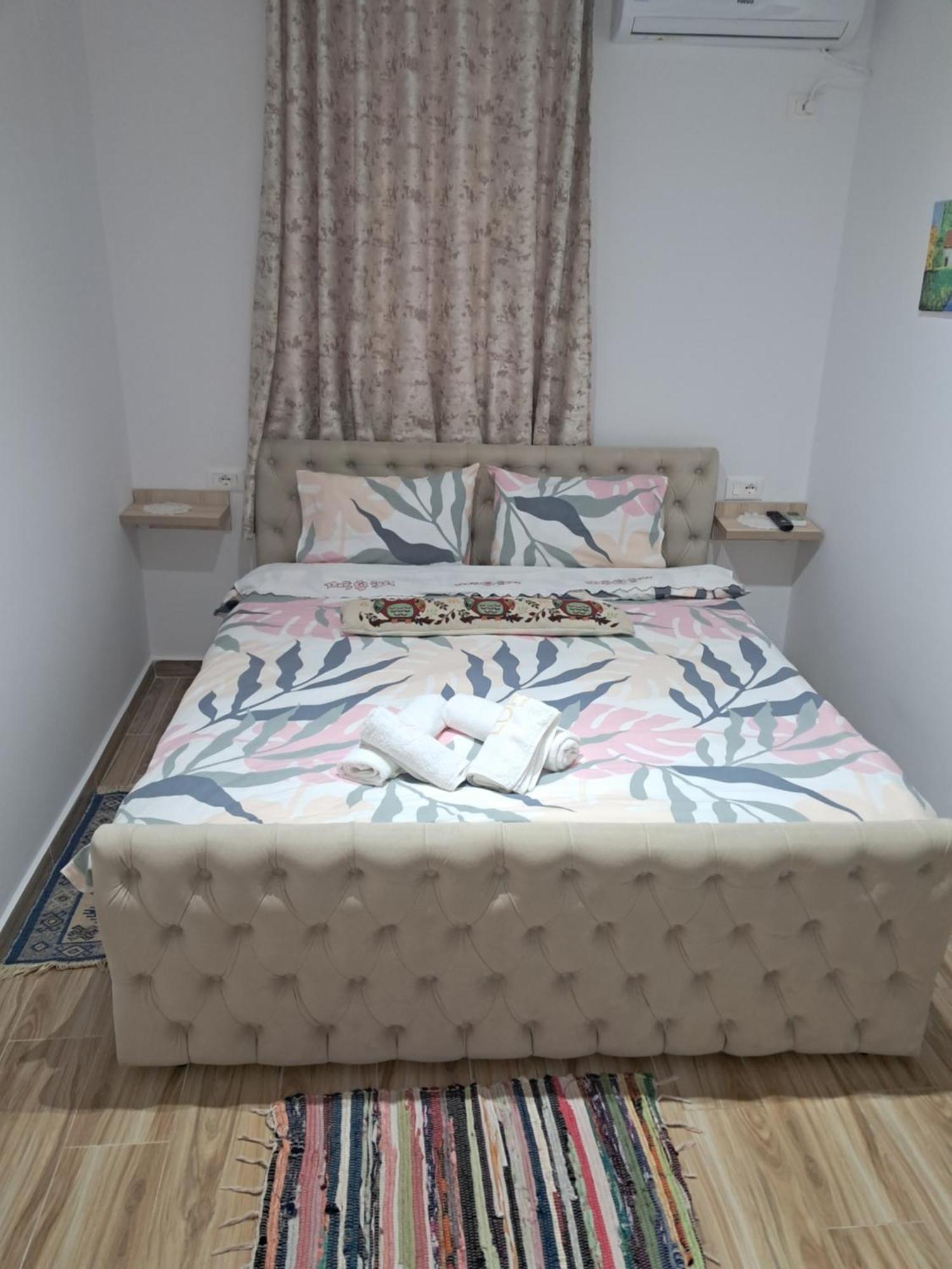 Guest House Luli เบราท ภายนอก รูปภาพ